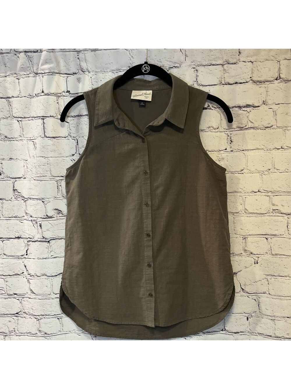 Universal Threads Sleeveless Button Down Shirt EUC Size XS